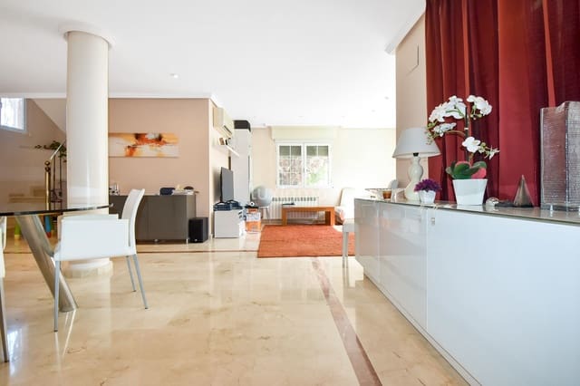 4 soverom Villa til salgs i Alfaz del Pi / L'Alfàs del Pi med svømmebasseng garasje - € 665 000 (Ref: 8861666)