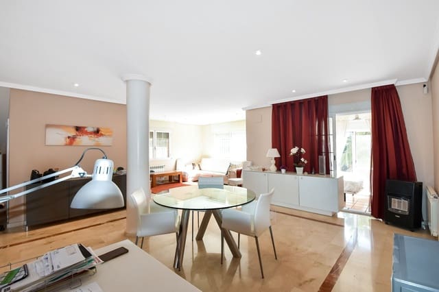 4 soverom Villa til salgs i Alfaz del Pi / L'Alfàs del Pi med svømmebasseng garasje - € 665 000 (Ref: 8861666)