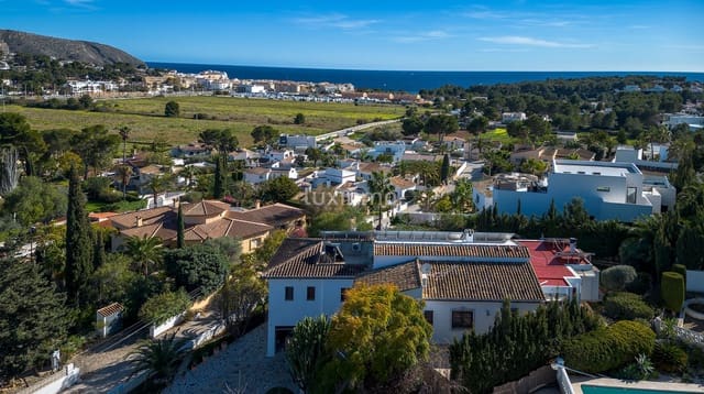 7 sovrum Villa till salu i Moraira, Teulada-Moraira med pool garage - 995 000 € (Ref: 8861667)