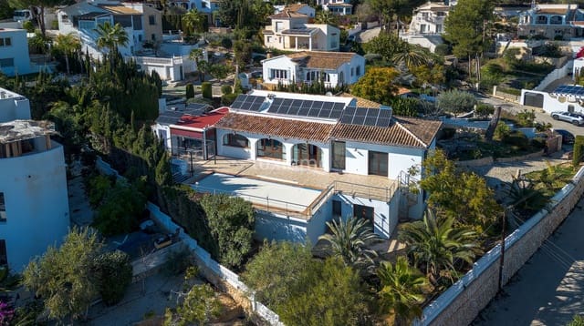 7 sovrum Villa till salu i Moraira, Teulada-Moraira med pool garage - 995 000 € (Ref: 8861667)