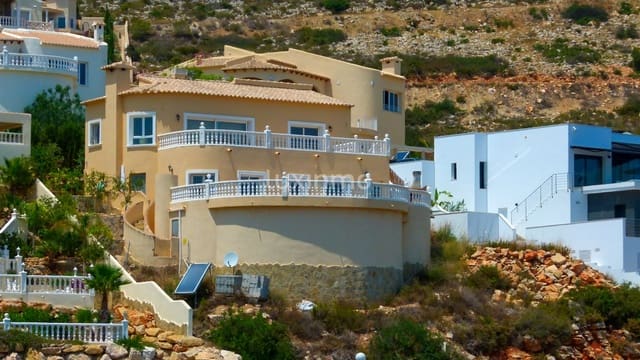 4 chambre Villa/Maison à vendre à Benitachell / Benitatxell avec piscine garage - 730 000 € (Ref: 8873807)