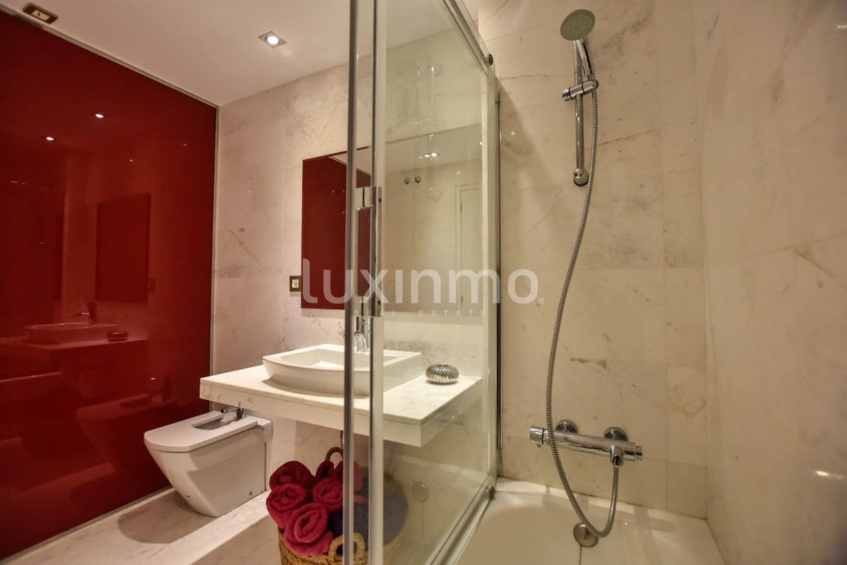 2 soverom Penthouse til salgs i San Jose / Sant Josep de Sa Talaia med svømmebasseng garasje - € 980 000 (Ref: 8893749)