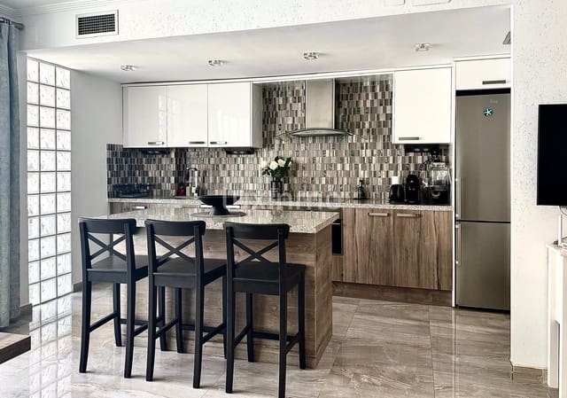 2 soveværelse Penthouse til leje i La Villajoyosa / Vila Joiosa med swimmingpool - € 2.100 (Ref: 8904551)