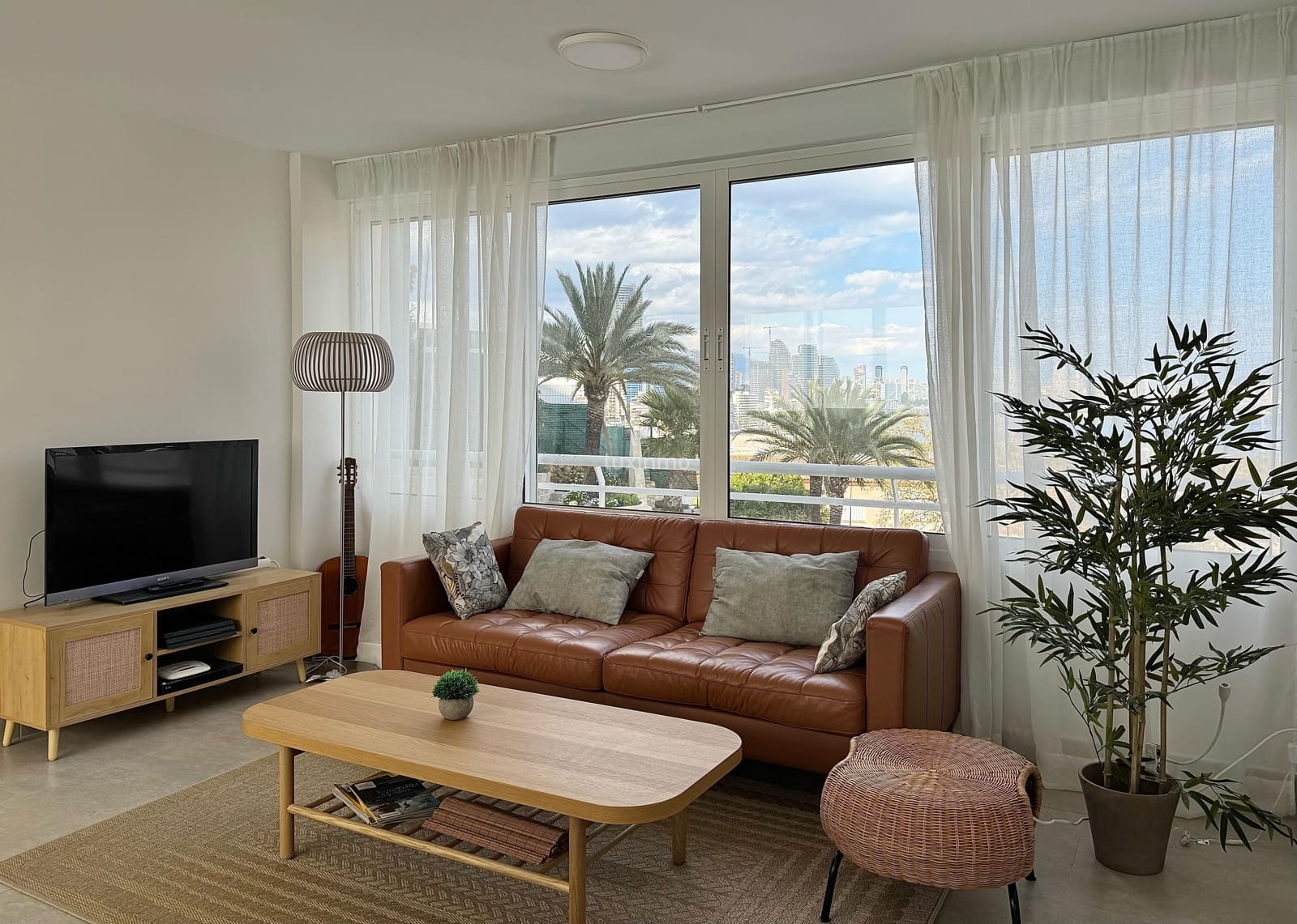 2 slaapkamer Flat te huur in Benidorm met zwembad - € 1.500 (Ref: 8904642)