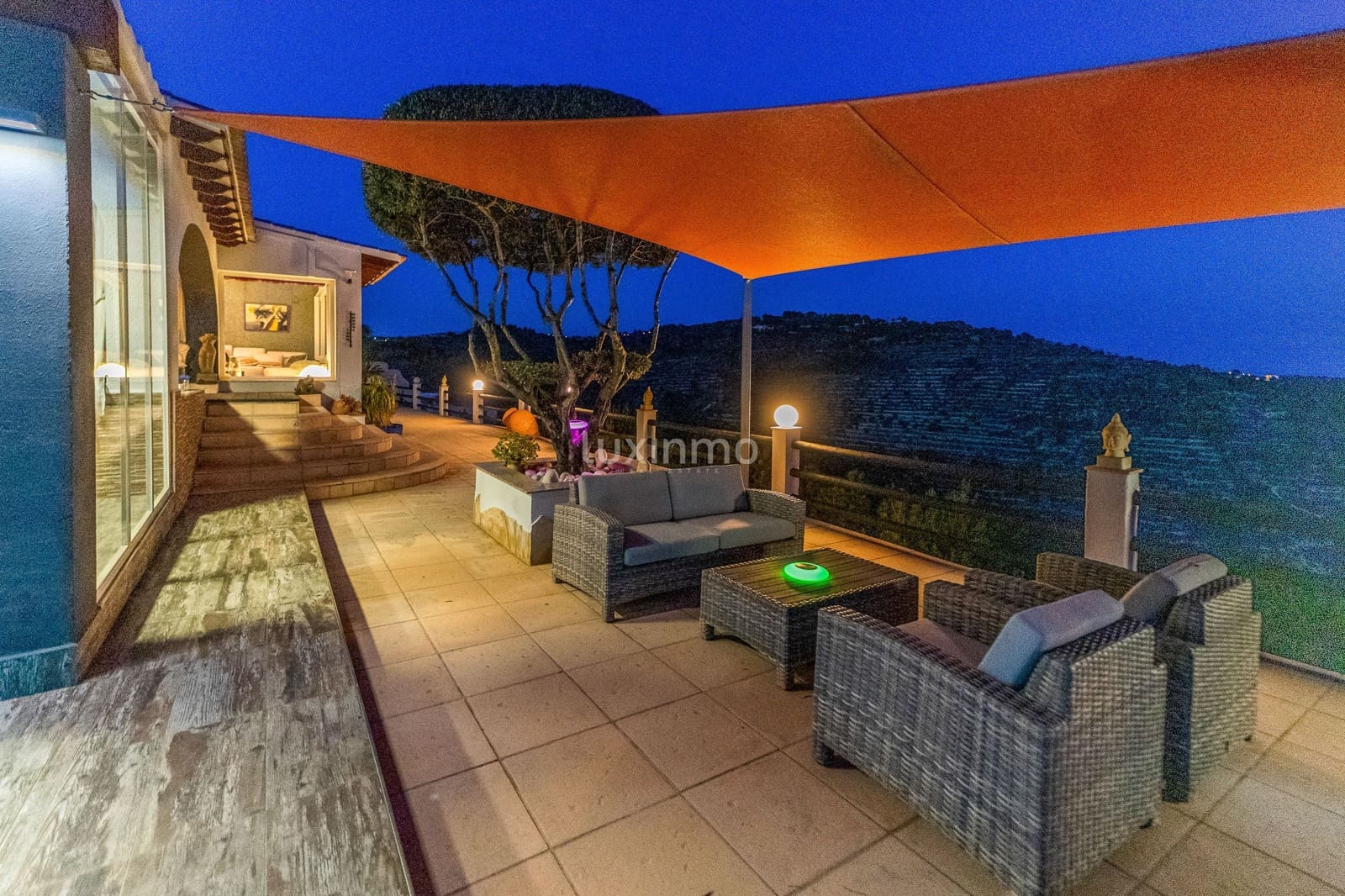 3 soverom Villa til salgs i Calpe / Calp med svømmebasseng garasje - € 1 390 000 (Ref: 8909914)