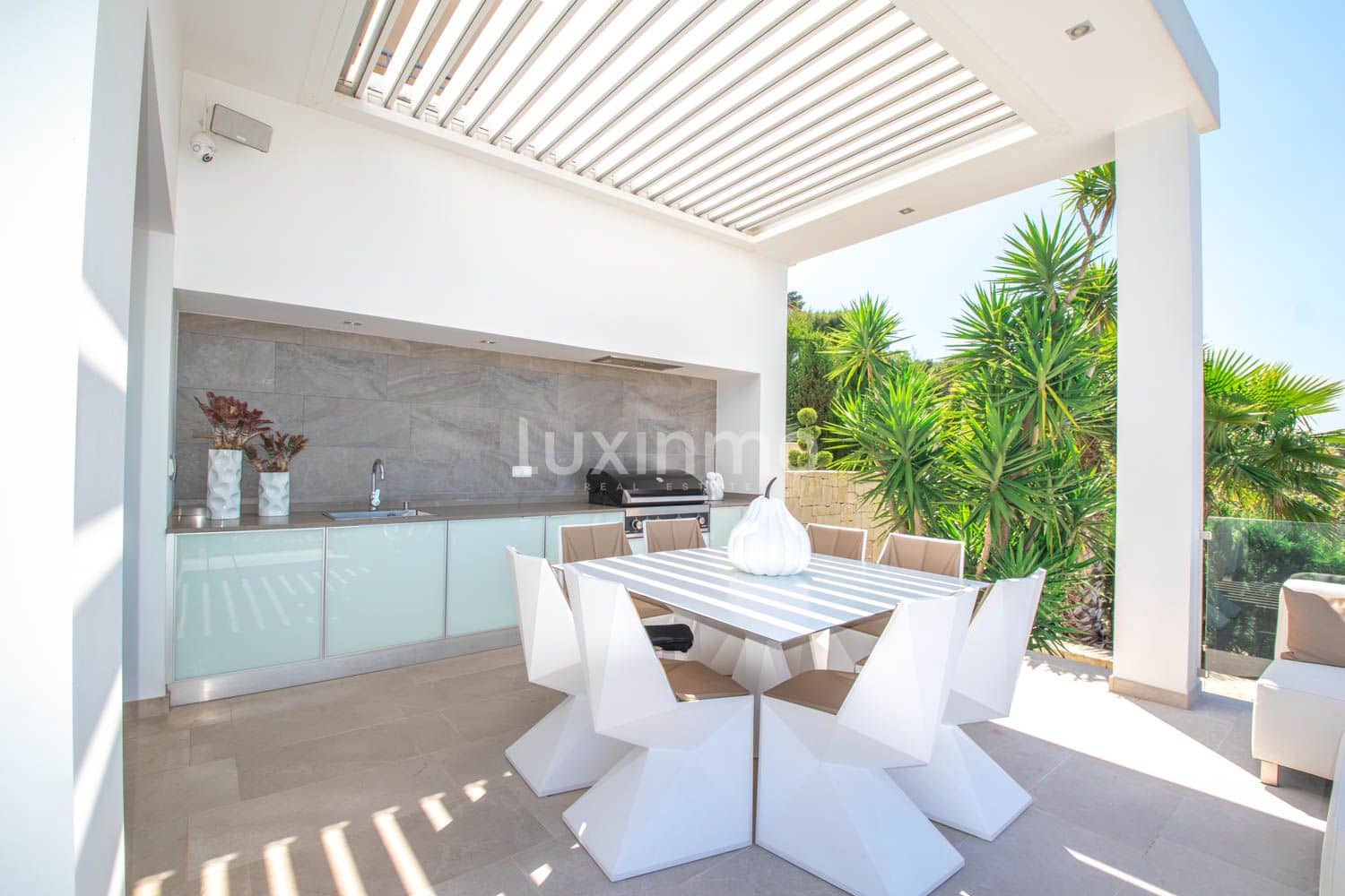 4 Zimmer Villa zu verkaufen in Javea / Xabia mit Pool Garage - 1.875.000 € (Ref: 8915839)