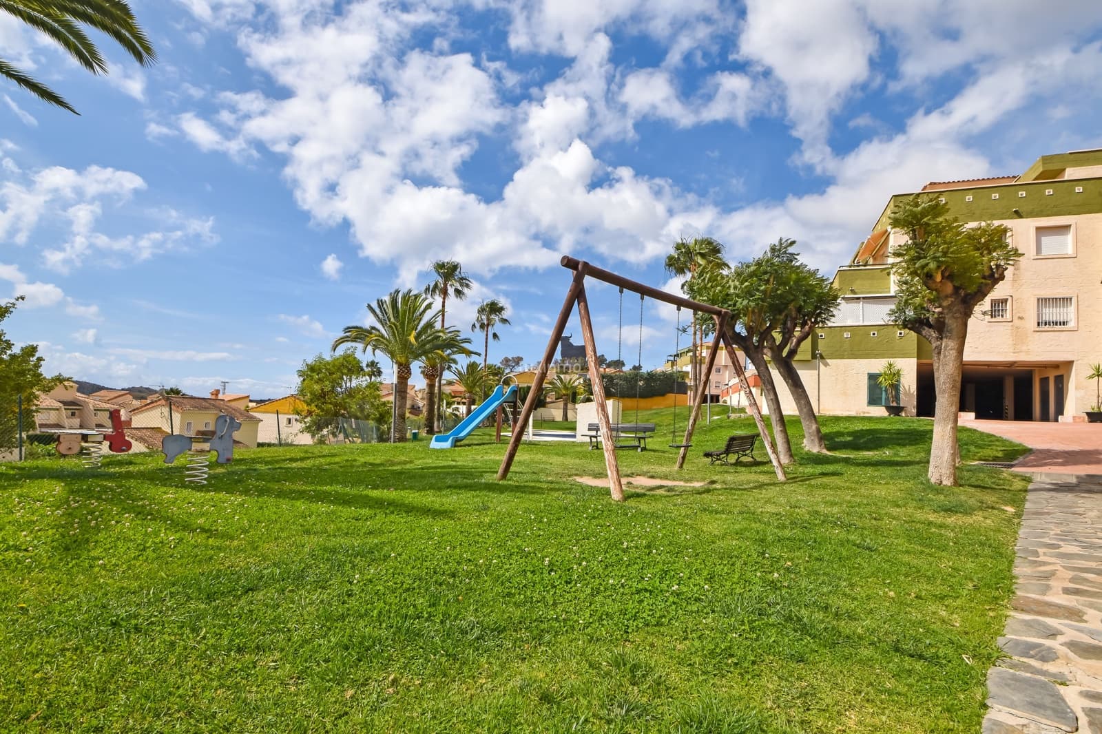 3 bedroom Apartment for rent in Finestrat with pool garage - € 1,500 (Ref: 8956175)