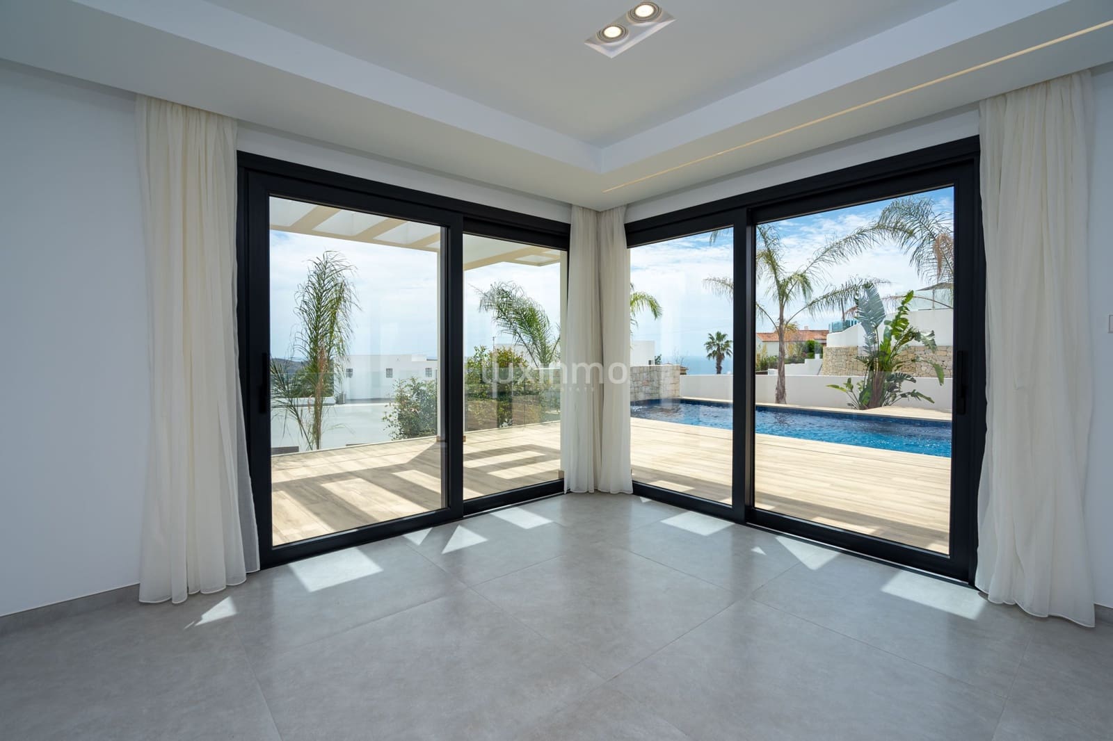 3 soverom Villa til salgs i Moraira med svømmebasseng garasje - € 2 250 000 (Ref: 8972645)