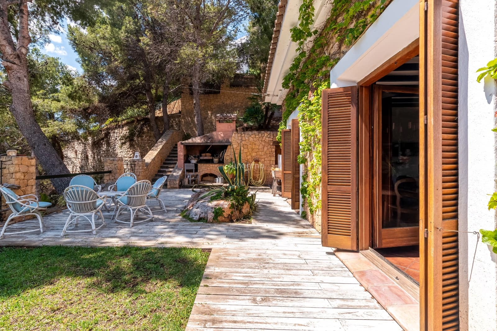 4 bedroom Villa for sale in Altea with pool - € 1,900,000 (Ref: 8983553)