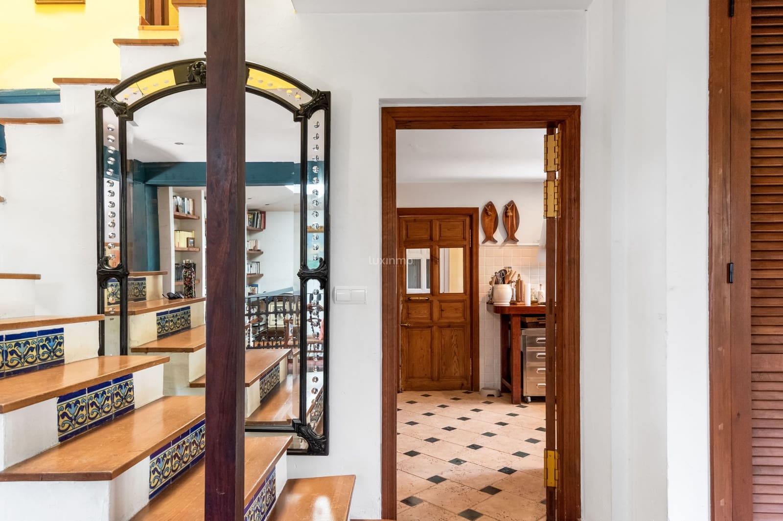 4 bedroom Villa for sale in Altea with pool - € 1,900,000 (Ref: 8983553)