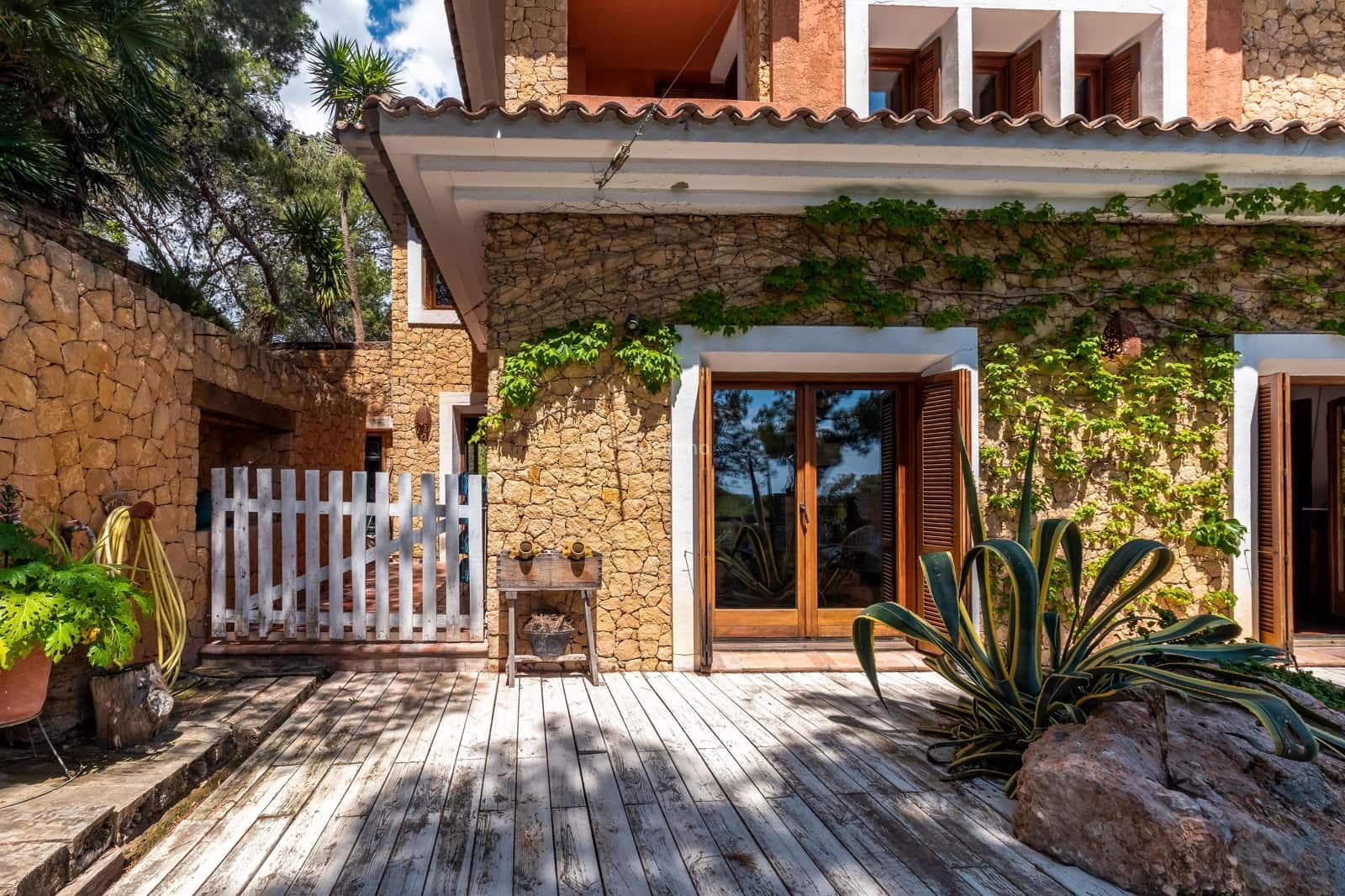 4 bedroom Villa for sale in Altea with pool - € 1,900,000 (Ref: 8983553)