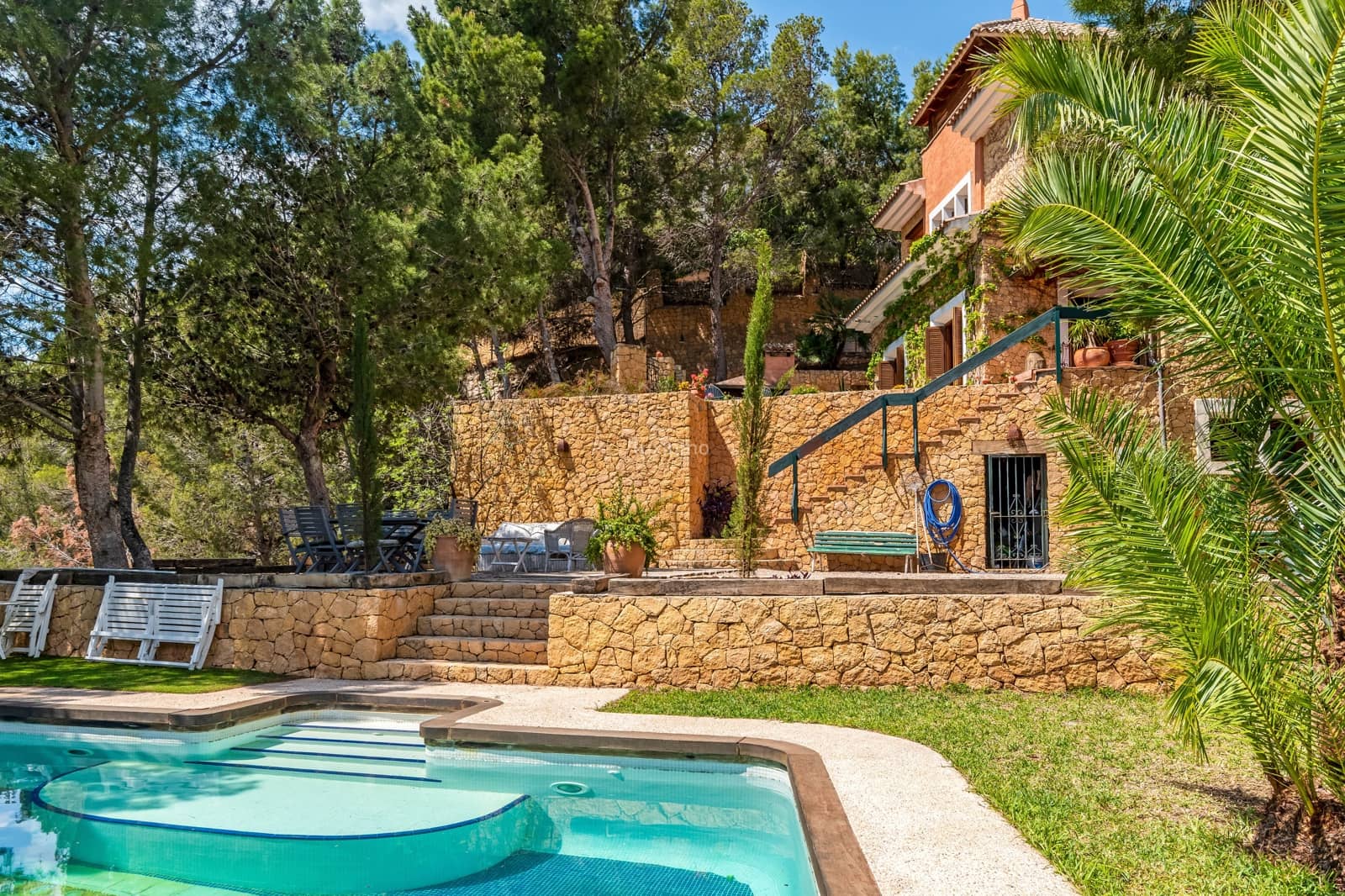 4 bedroom Villa for sale in Altea with pool - € 1,900,000 (Ref: 8983553)