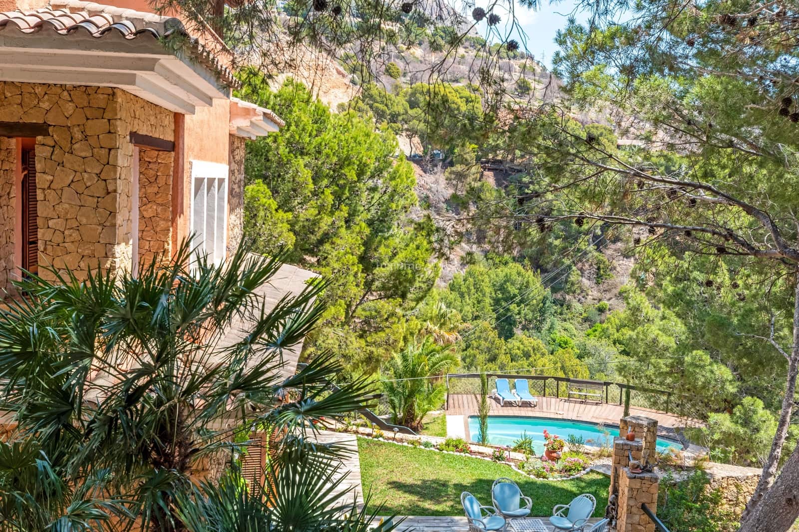 4 bedroom Villa for sale in Altea with pool - € 1,900,000 (Ref: 8983553)