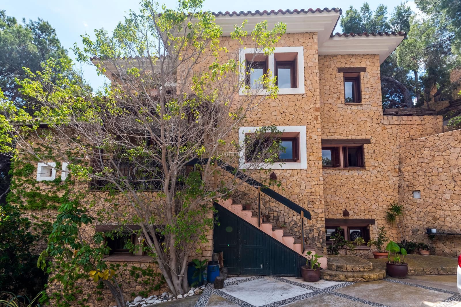 4 bedroom Villa for sale in Altea with pool - € 1,900,000 (Ref: 8983553)