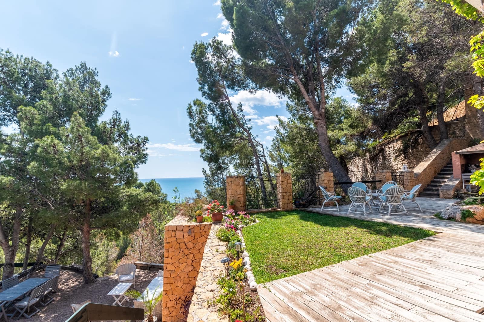 4 bedroom Villa for sale in Altea with pool - € 1,900,000 (Ref: 8983553)