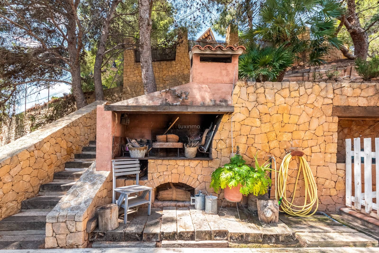 4 bedroom Villa for sale in Altea with pool - € 1,900,000 (Ref: 8983553)