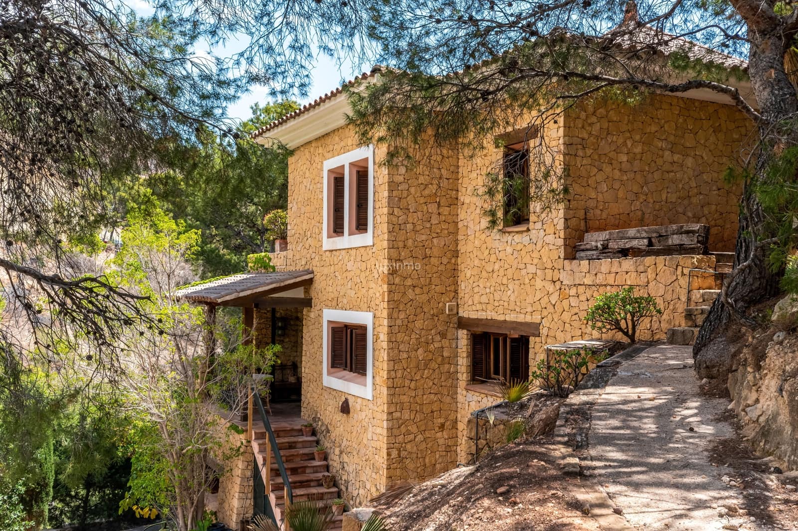 4 bedroom Villa for sale in Altea with pool - € 1,900,000 (Ref: 8983553)