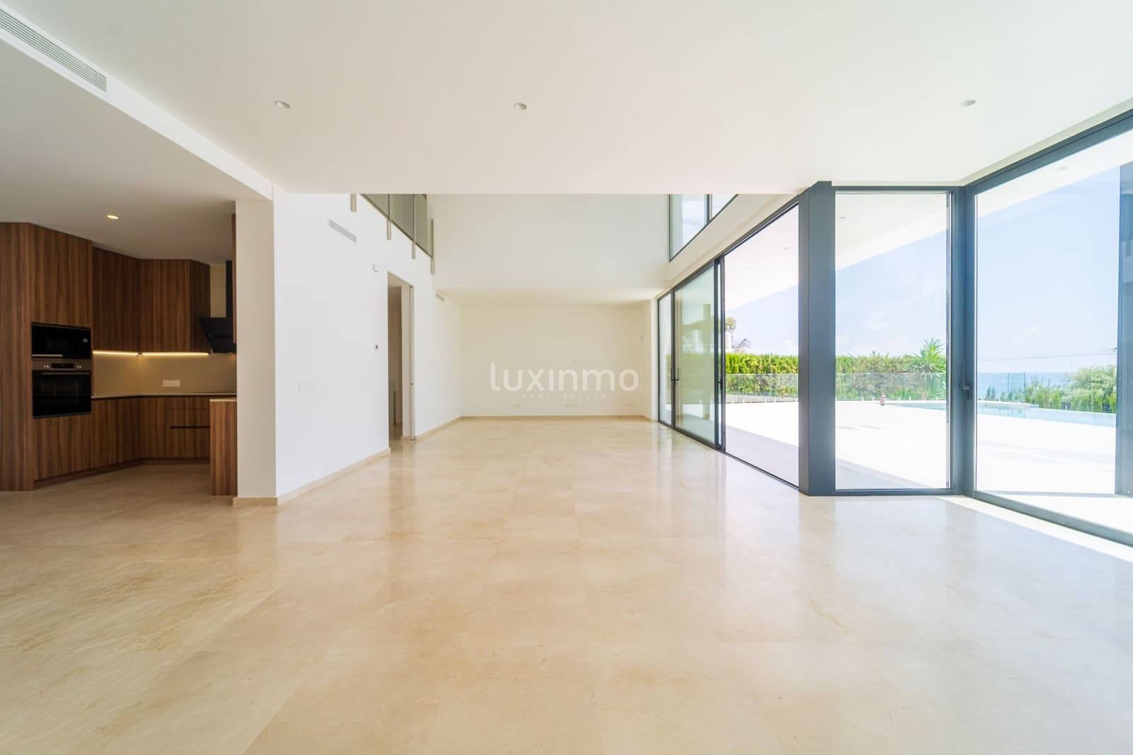 5 bedroom Villa for sale in Calpe / Calp with pool garage - € 3,900,000 (Ref: 8993442)