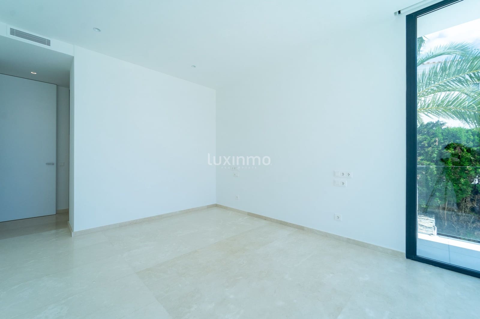 5 bedroom Villa for sale in Calpe / Calp with pool garage - € 3,900,000 (Ref: 8993442)