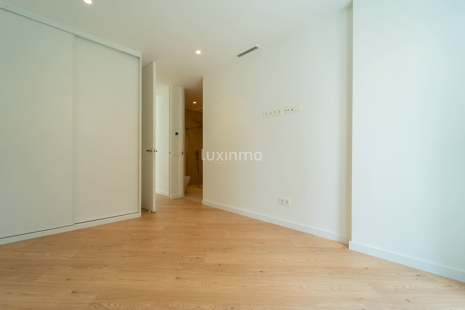 5 bedroom Villa for sale in Calpe / Calp with pool garage - € 3,900,000 (Ref: 8993442)