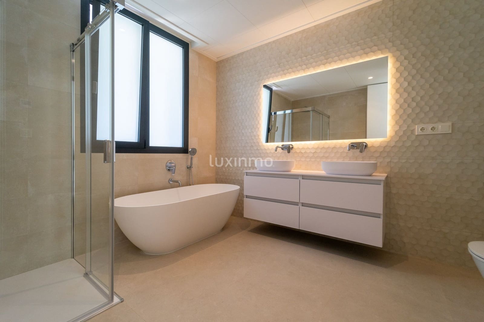 5 bedroom Villa for sale in Calpe / Calp with pool garage - € 3,900,000 (Ref: 8993442)