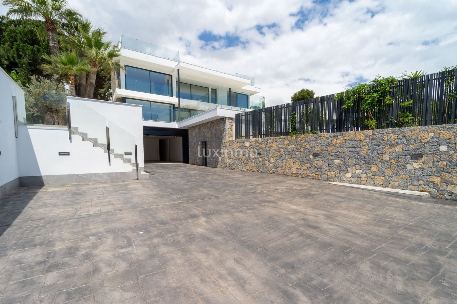 5 bedroom Villa for sale in Calpe / Calp with pool garage - € 3,900,000 (Ref: 8993442)