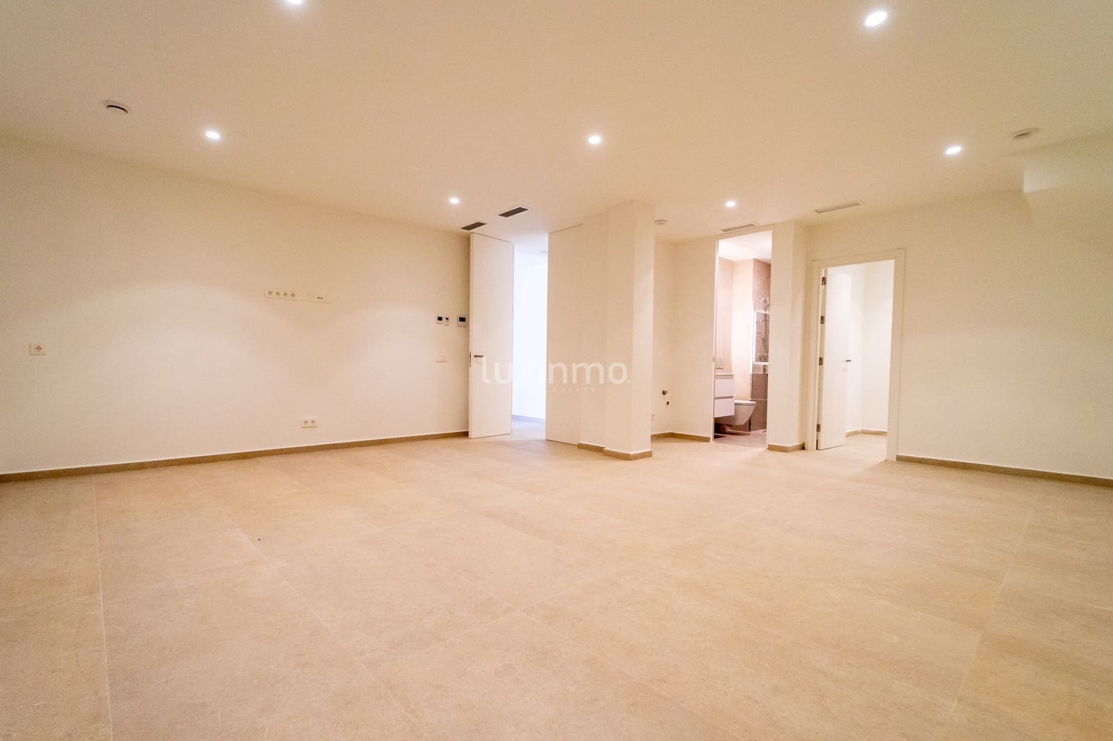 5 bedroom Villa for sale in Calpe / Calp with pool garage - € 3,900,000 (Ref: 8993442)