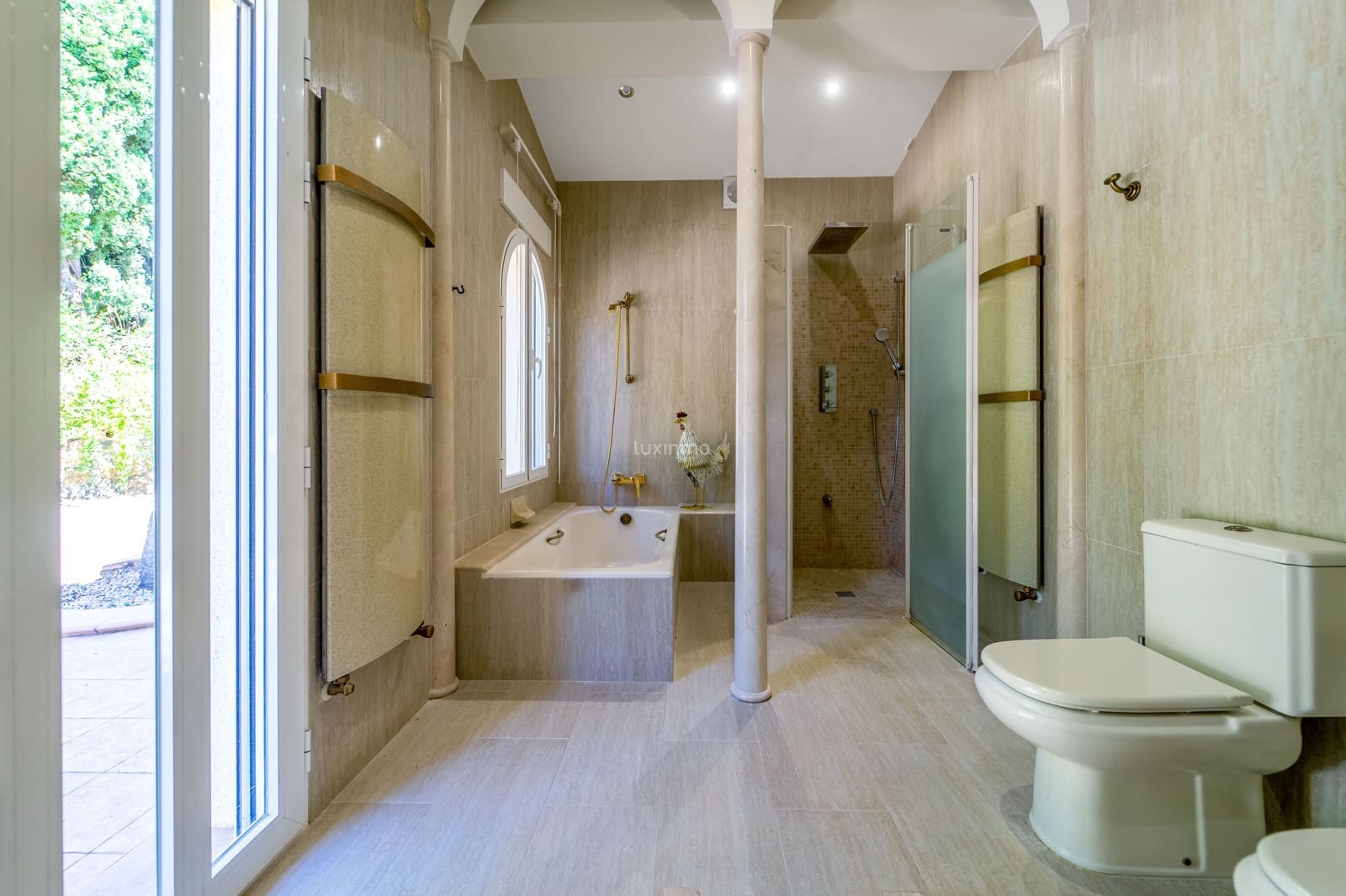 5 bedroom Villa for sale in Altea with pool garage - € 1,375,000 (Ref: 9006333)