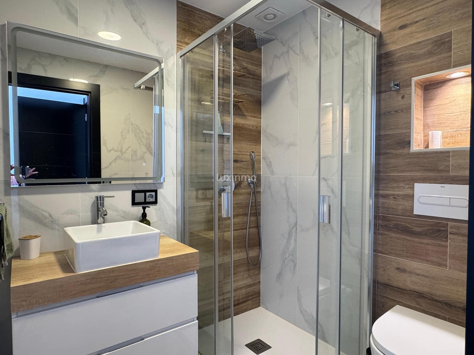 3 soveværelse Lejlighed til leje i Benidorm - € 2.000 (Ref: 9022567)