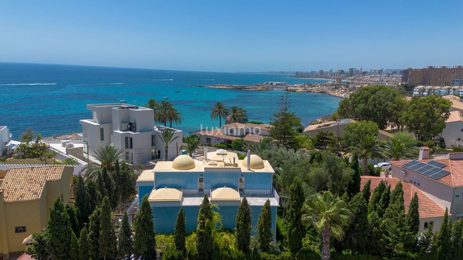 6 soverom Villa til salgs i El Campello med svømmebasseng garasje - € 1 995 000 (Ref: 9023603)