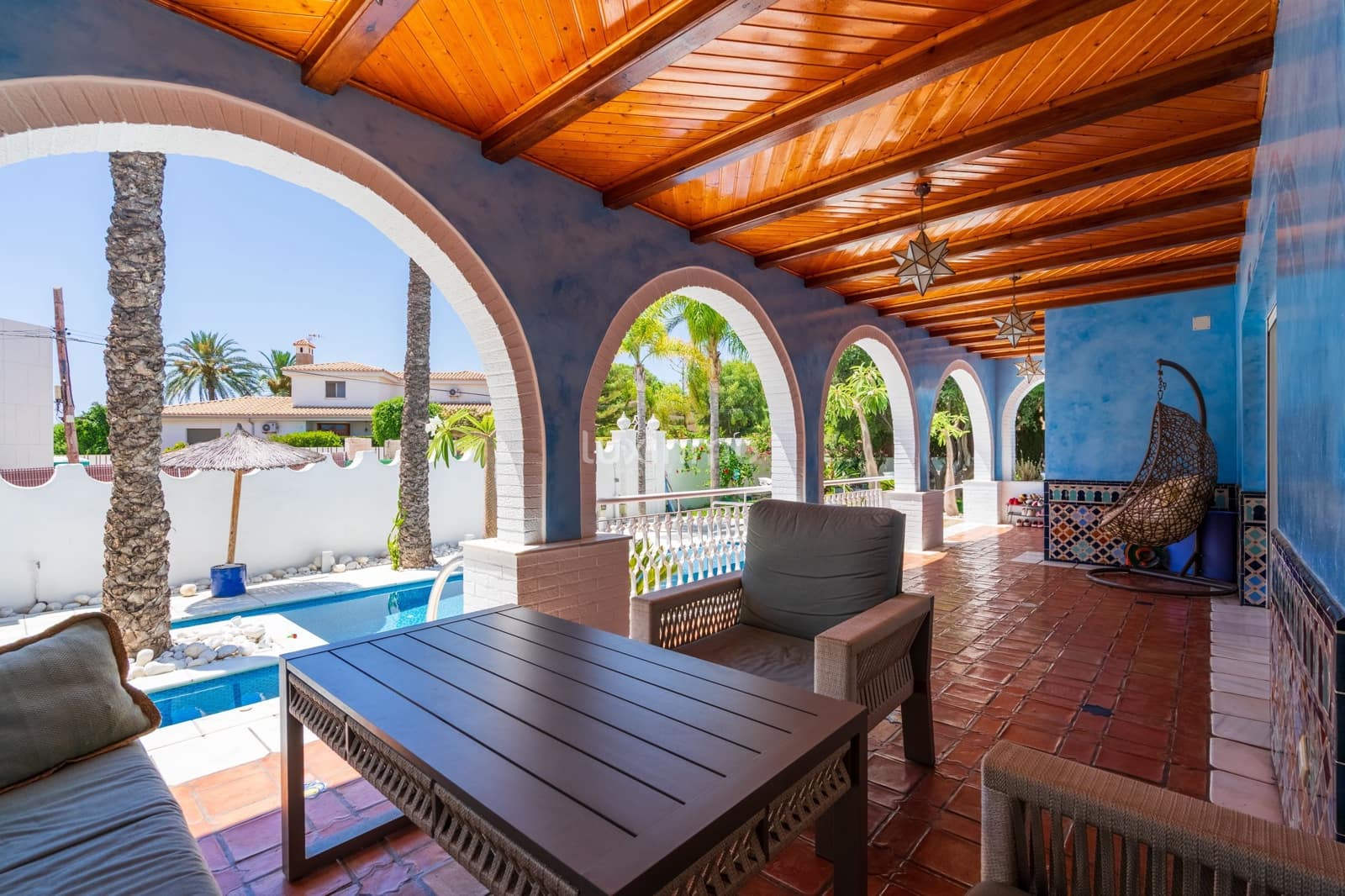 6 soverom Villa til salgs i El Campello med svømmebasseng garasje - € 1 995 000 (Ref: 9023603)