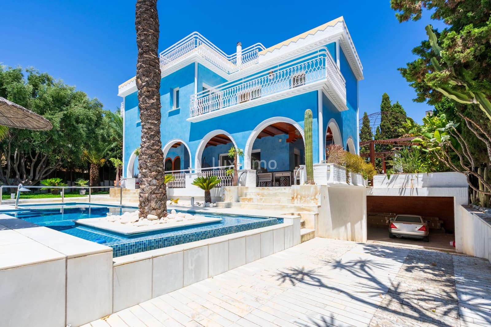 6 soverom Villa til salgs i El Campello med svømmebasseng garasje - € 1 995 000 (Ref: 9023603)