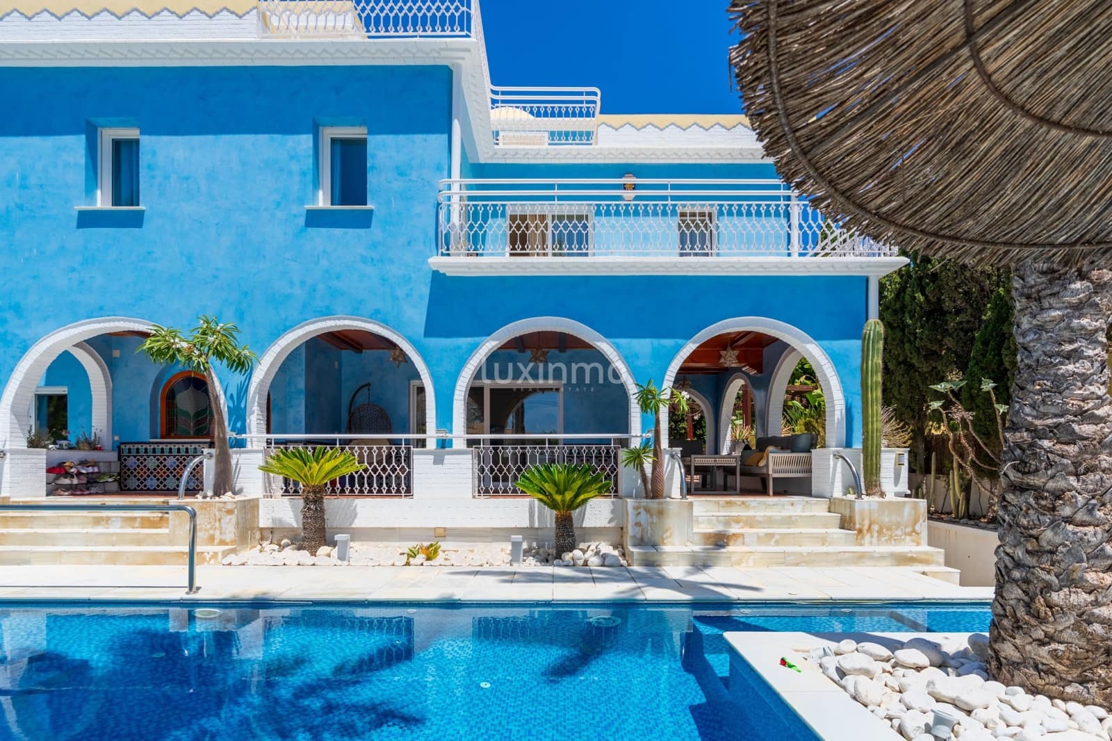 6 soverom Villa til salgs i El Campello med svømmebasseng garasje - € 1 995 000 (Ref: 9023603)