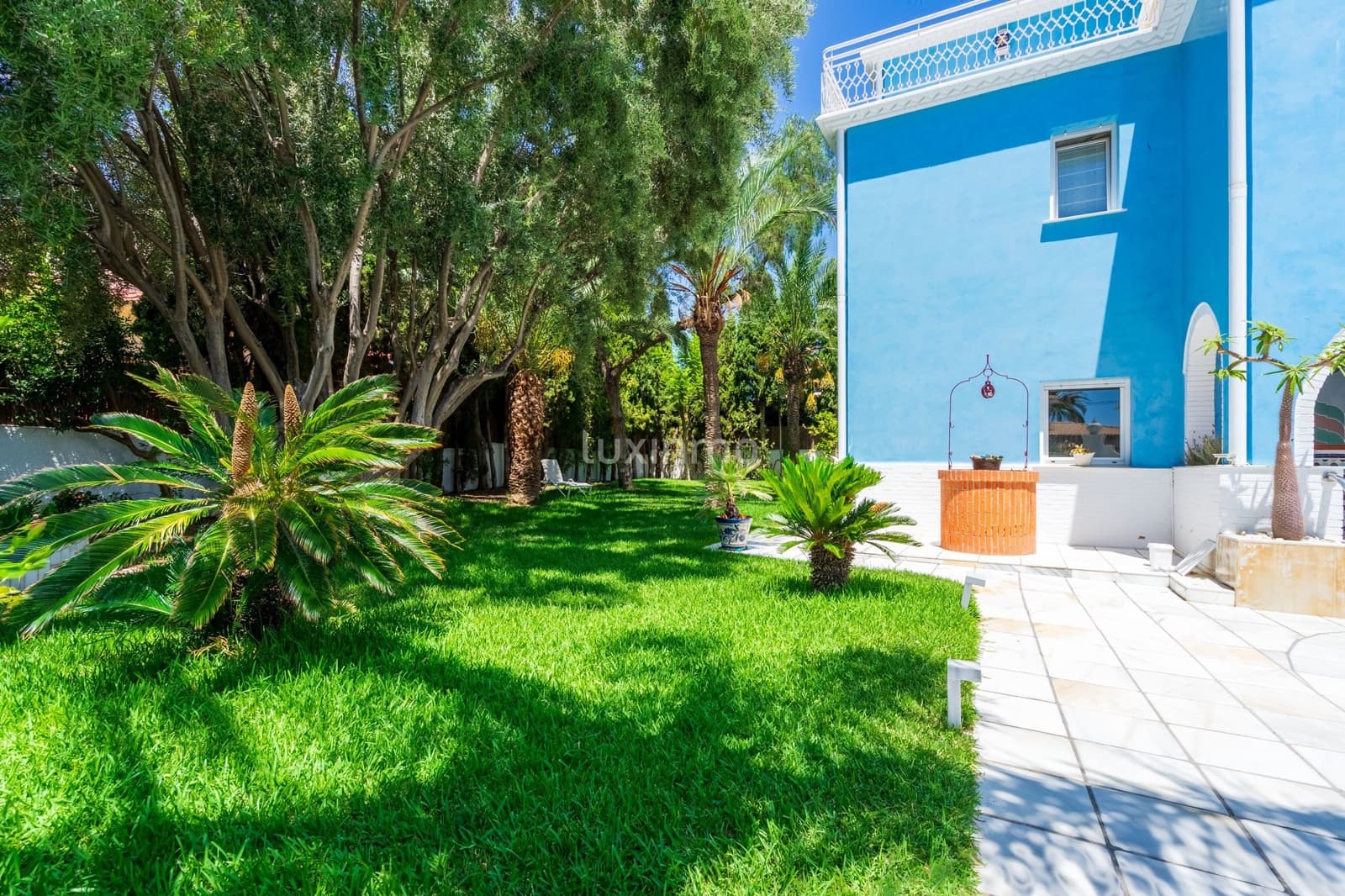 6 soverom Villa til salgs i El Campello med svømmebasseng garasje - € 1 995 000 (Ref: 9023603)