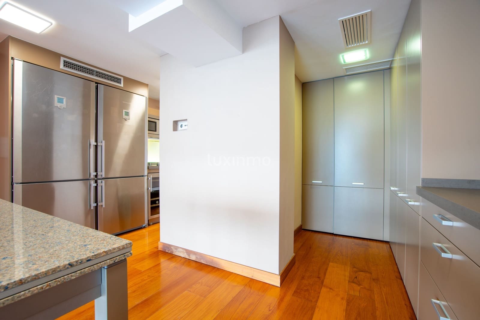 4 soverom Leilighet til salgs i Benidorm med svømmebasseng garasje - € 2 500 000 (Ref: 9035776)