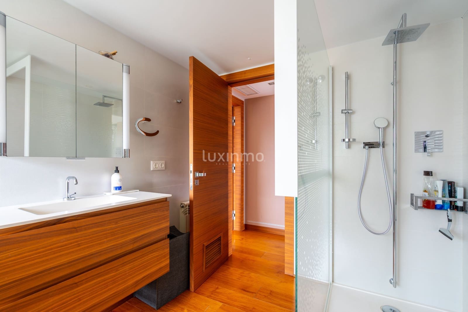 4 soverom Leilighet til salgs i Benidorm med svømmebasseng garasje - € 2 500 000 (Ref: 9035776)