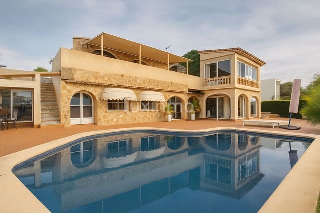 4 slaapkamer Villa te koop in Teulada Pueblo, Teulada-Moraira met zwembad garage - € 1.925.000 (Ref: 9035777)