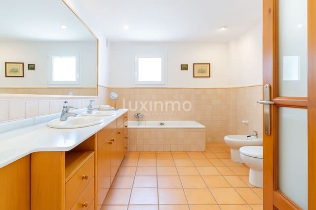 4 slaapkamer Villa te koop in Teulada Pueblo, Teulada-Moraira met zwembad garage - € 1.925.000 (Ref: 9035777)