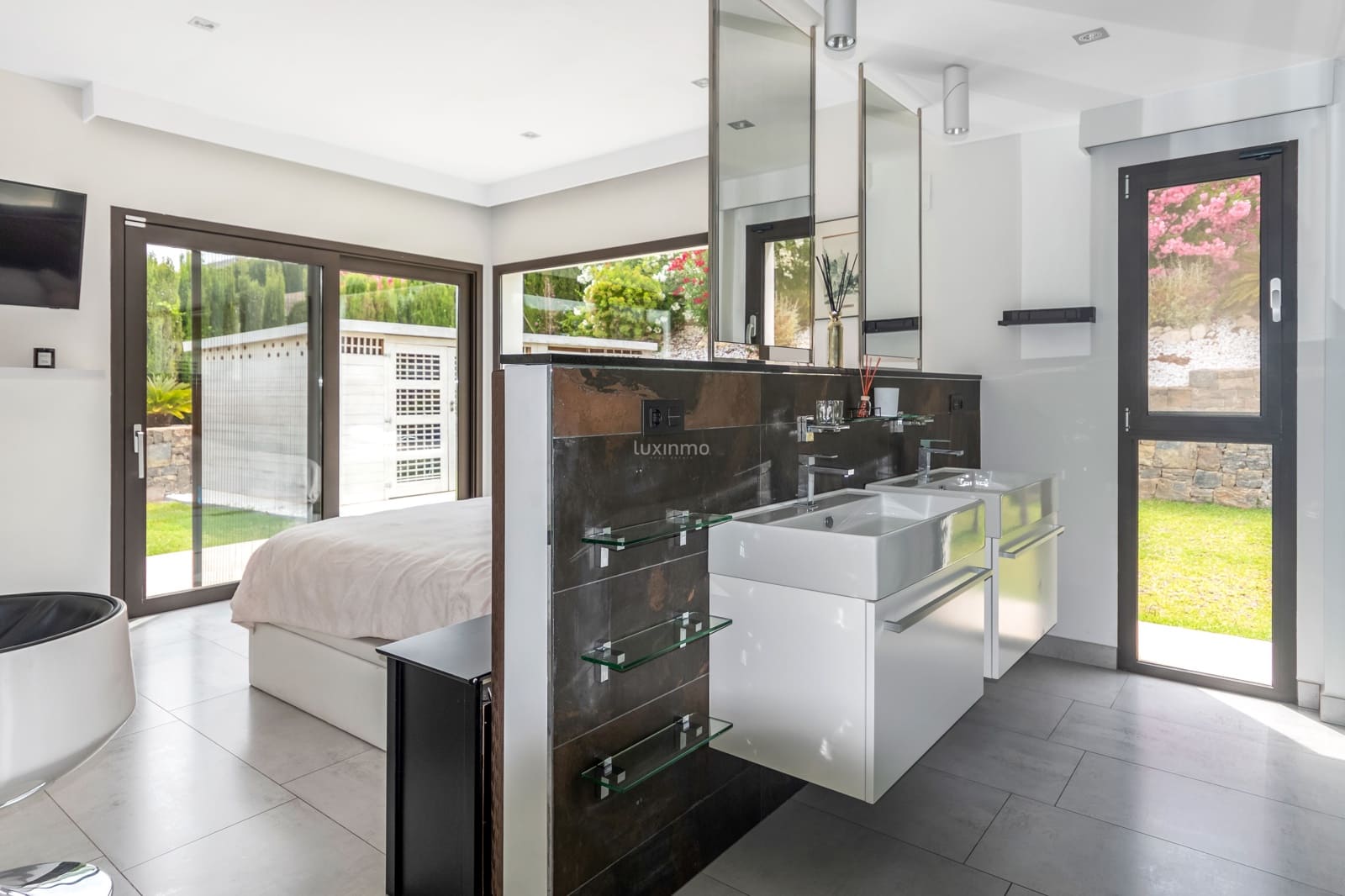 5 soveværelse Villa til salg i Javea / Xabia med swimmingpool garage - € 2.350.000 (Ref: 9035778)