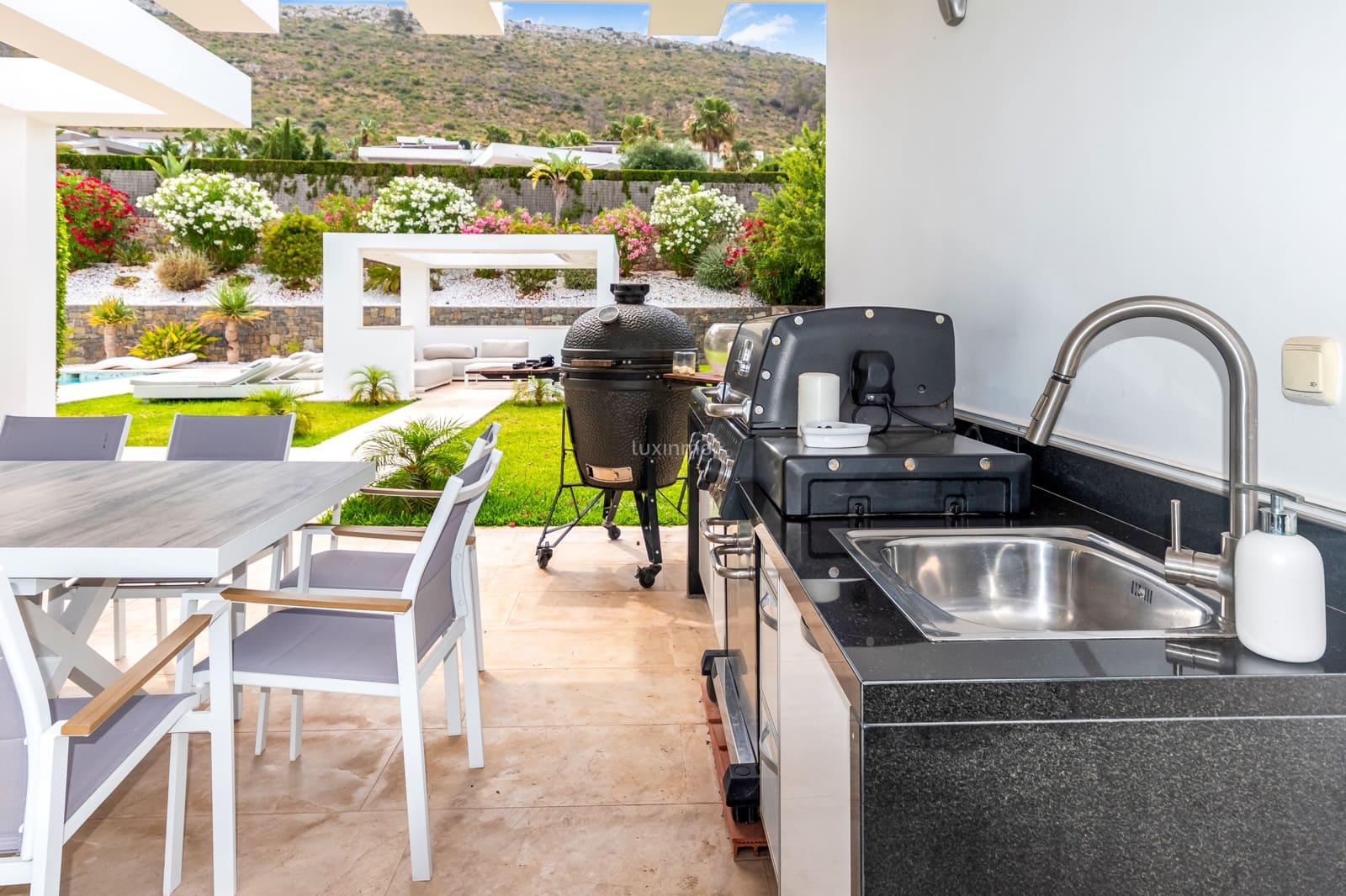 5 soveværelse Villa til salg i Javea / Xabia med swimmingpool garage - € 2.350.000 (Ref: 9035778)