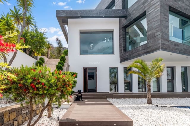 5 soveværelse Villa til salg i Javea / Xàbia med swimmingpool garage - € 2.350.000 (Ref: 9035778)