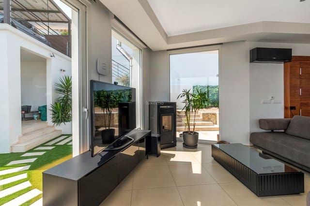 5 soverom Villa til salgs i Dénia med svømmebasseng - € 2 200 000 (Ref: 9037486)