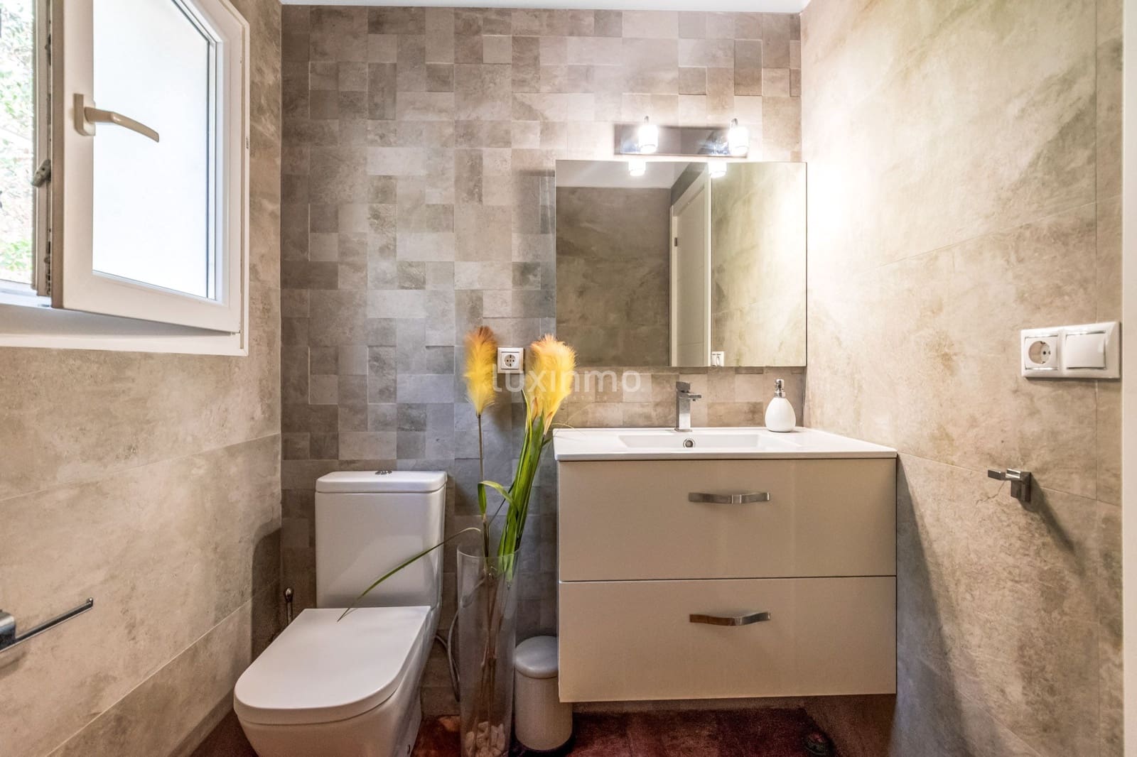 Villa/Maison de 4 chambres à louer à Benidorm avec piscine garage - 3 950 € (Ref: 9040351)