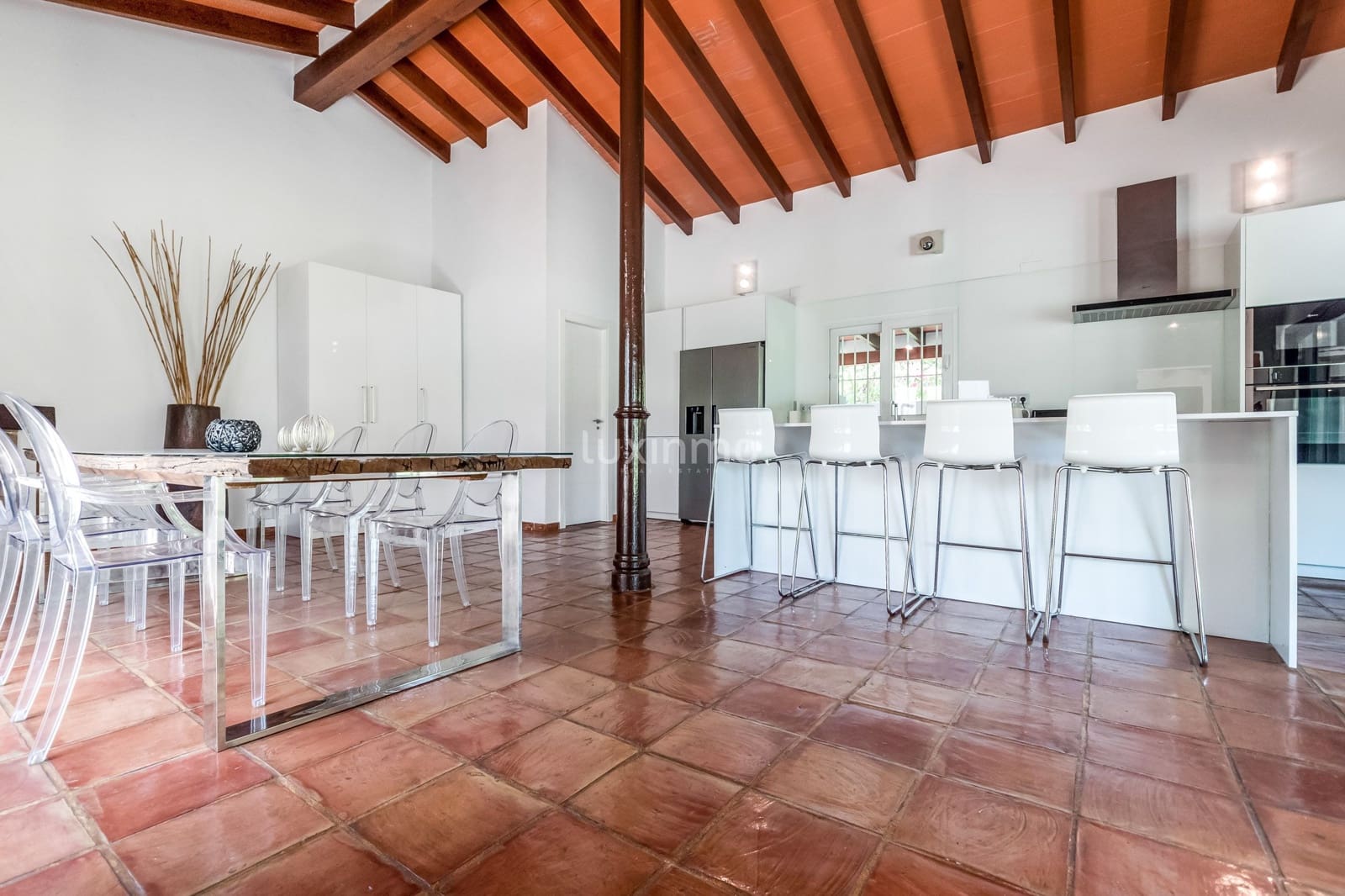 Villa/Maison de 4 chambres à louer à Benidorm avec piscine garage - 3 950 € (Ref: 9040351)