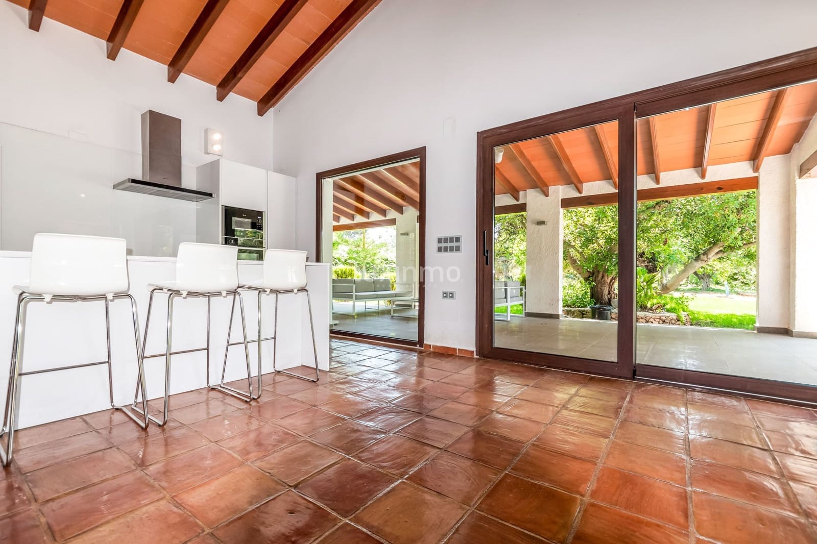 Villa/Maison de 4 chambres à louer à Benidorm avec piscine garage - 3 950 € (Ref: 9040351)