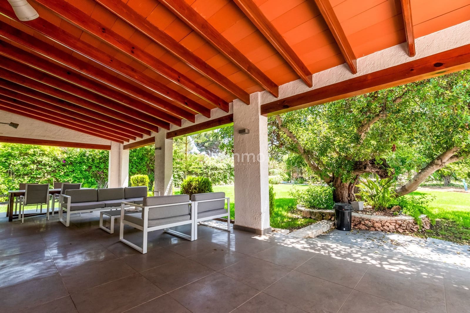 Villa/Maison de 4 chambres à louer à Benidorm avec piscine garage - 3 950 € (Ref: 9040351)