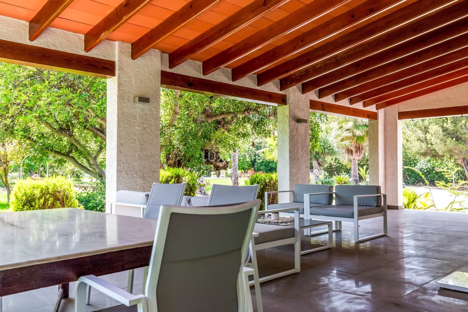 Villa/Maison de 4 chambres à louer à Benidorm avec piscine garage - 3 950 € (Ref: 9040351)