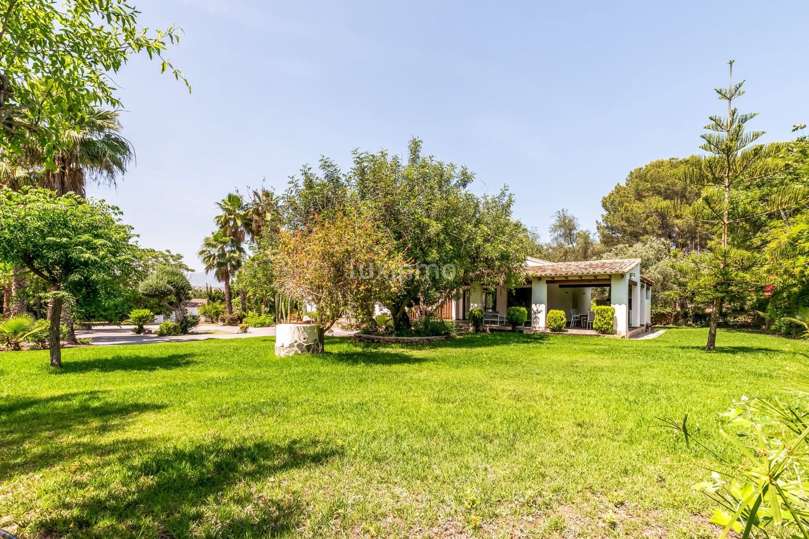 Villa/Maison de 4 chambres à louer à Benidorm avec piscine garage - 3 950 € (Ref: 9040351)