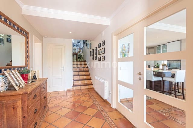 5 sovrum Villa att hyra i Altea med pool garage - 4 000 € (Ref: 9046401)