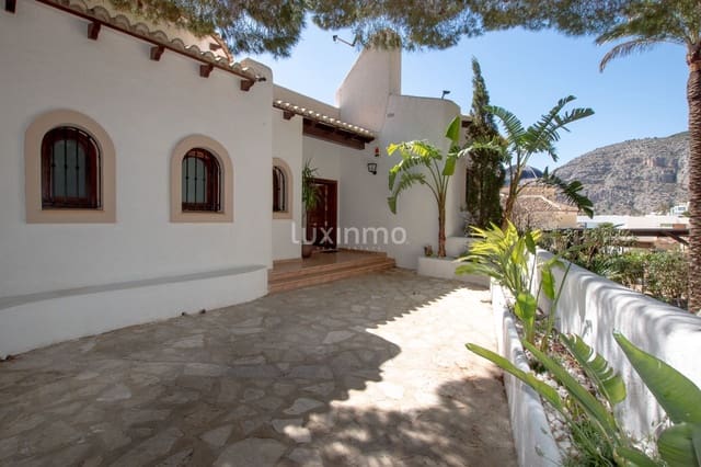 Chalet de 4 habitaciones en Altea en alquiler con piscina garaje - 4.500 € (Ref: 9058263)